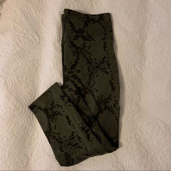 Lululemon cropped wunder under leggings - Picture 5 of 5